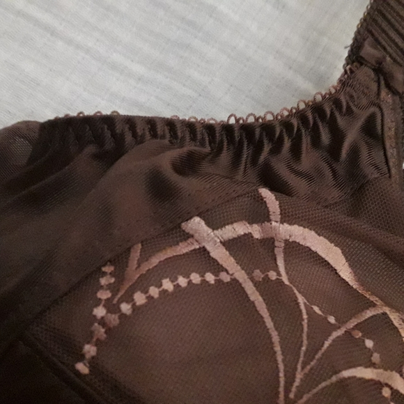 Brand new elomi cate bra with underwire and embroi - Picture 3 of 4